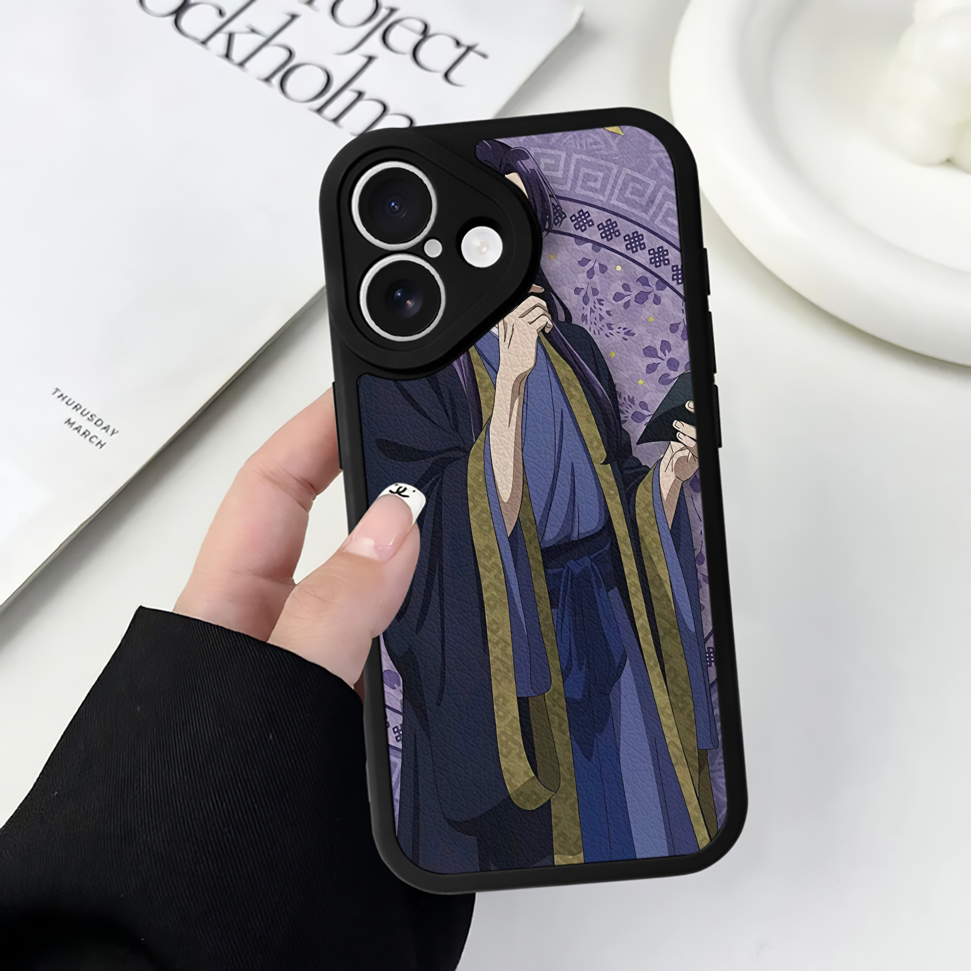 （画像用） 薬屋のひとりごと The Apothecary Diaries 【iPhone 16シリーズ対応】シリコンスマホケース（レザー調） 材質：シリコン